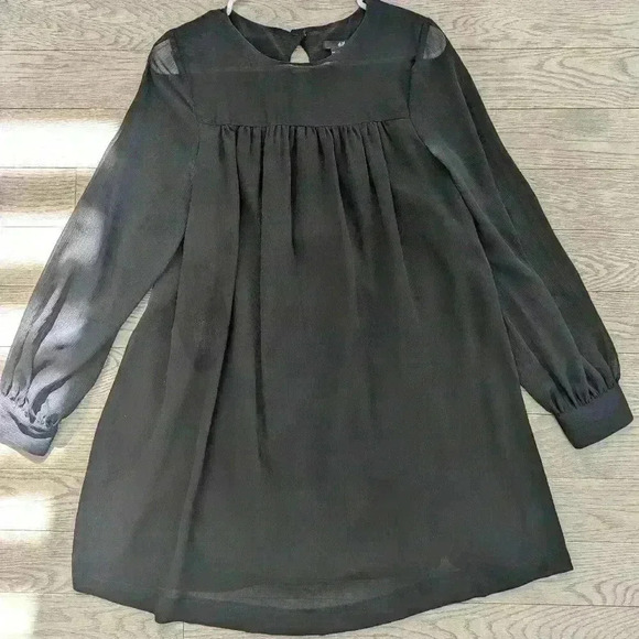 Black Double Layered Flowy H&M Dress with gold Zipper (Maternity) - size 4 - Picture 4 of 10